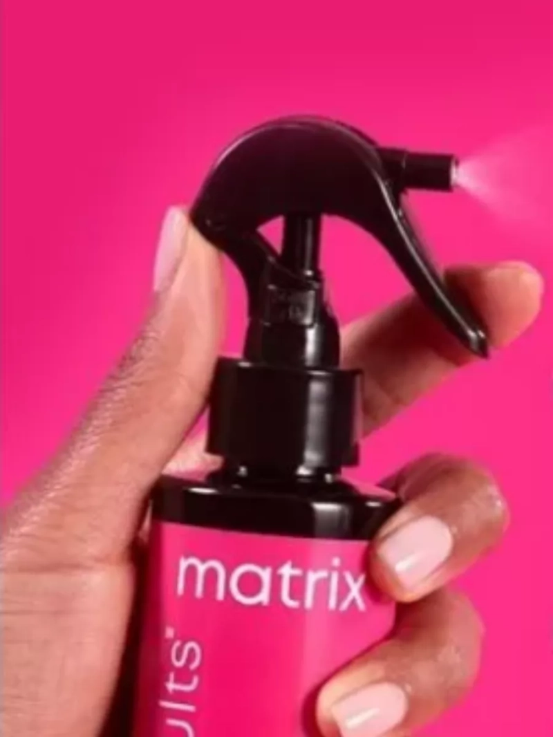 Несмываемый спрей для ломких волос Insta Cure