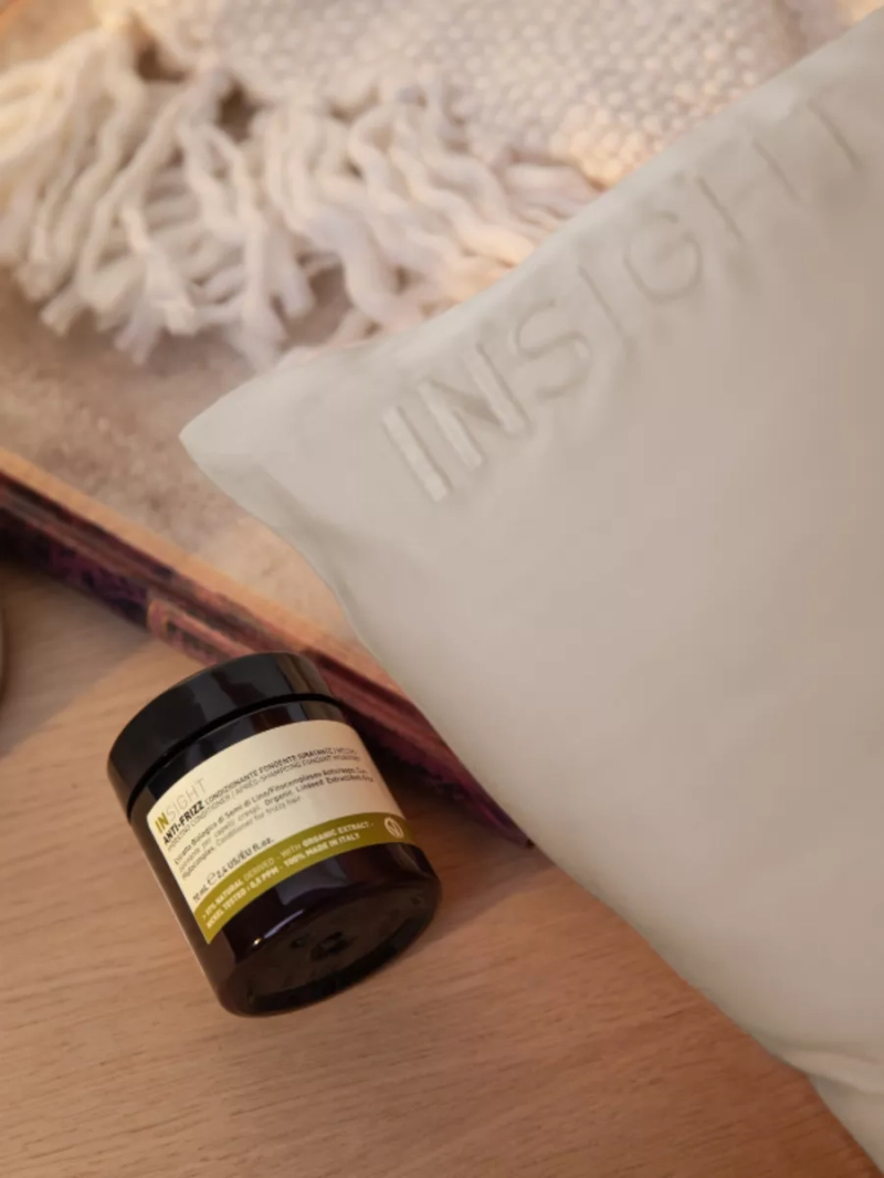 Тающий кондиционер для увлажнения пушистых волос ANTI-FRIZZ